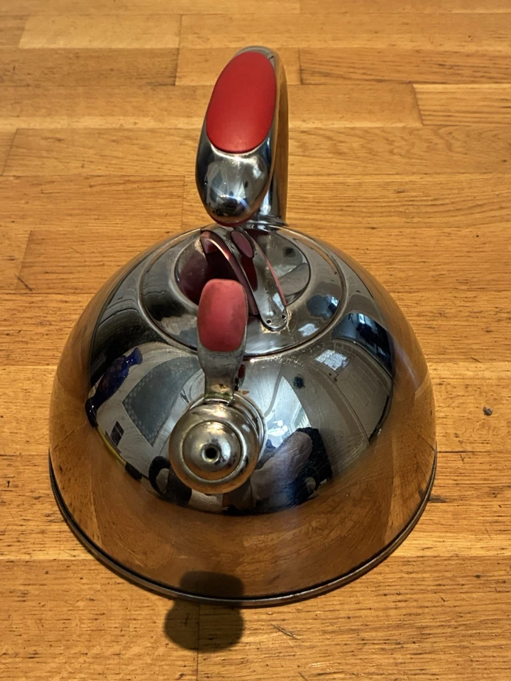 Professional Quality 2.9 Qt /2.7 L Whistling Tea Kettle Stovetop Stainless Steel - Image 2 of 4