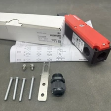 Safety Switch TP With Door Monitoring Contact For TP3-2131A024M 084142 Euchner