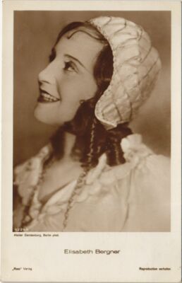 Old postcard AK Elisabeth Bergner FILM STARS (1094341)