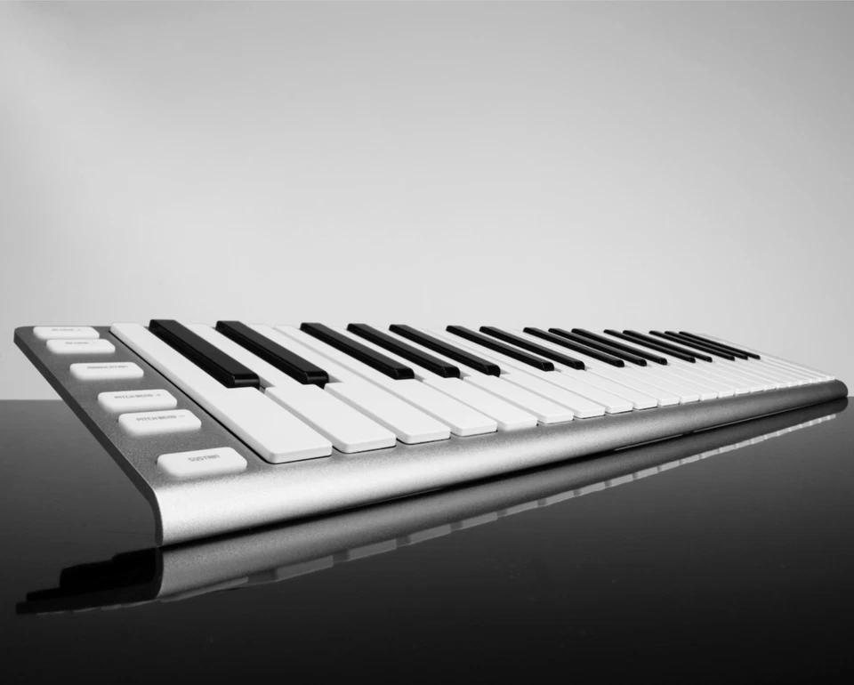 CME Xkey 37 MIDI-Controller Keyboard inkl. Breakout Cable Midi Sustain - Bild 4 von 4