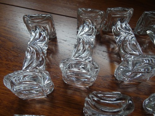 BACCARAT 12 ANCIENS PORTES COUTEAUX CRISTAL MOULER MODELE DRAPERIE FIN 19 EME - Picture 2 of 10