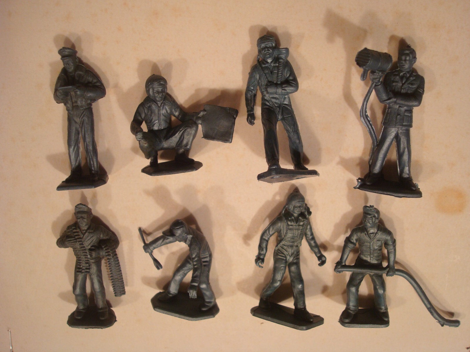 Vintage Marx airport Playset Figures airmen Lot of 8 airforce moon base