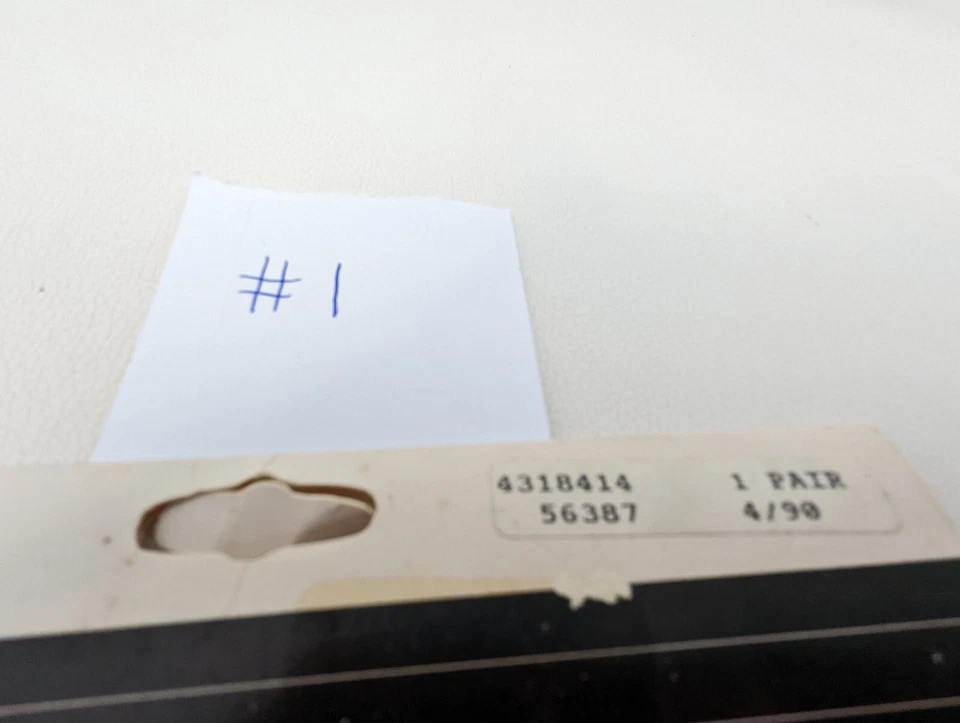 Aletas de barro Plymouth Voyager nuevas stock antiguo 4318414 Foto 4 de 4