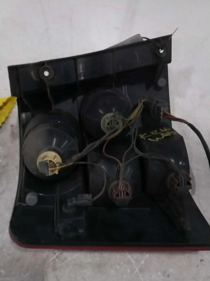 Used Right Tail Light Assembly fits: 2008 Land rover Range rover sport Right Gra - Image 2 of 4