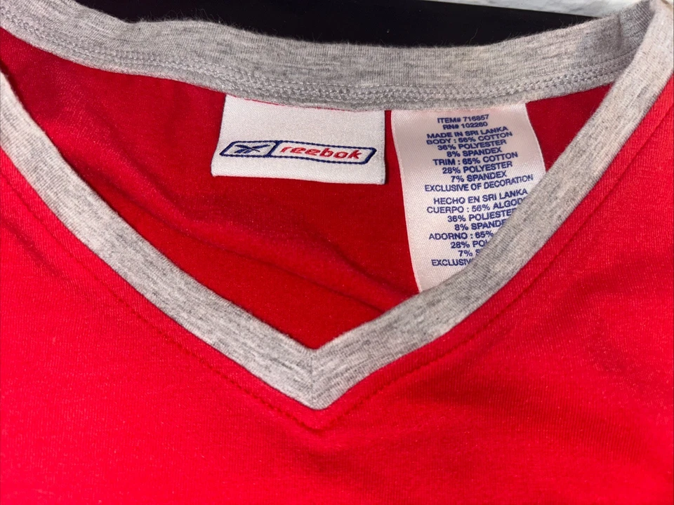 Top para mujer Reebok manga 3/4 rojo gris rayas talla XL cuello en V Foto 4 de 4
