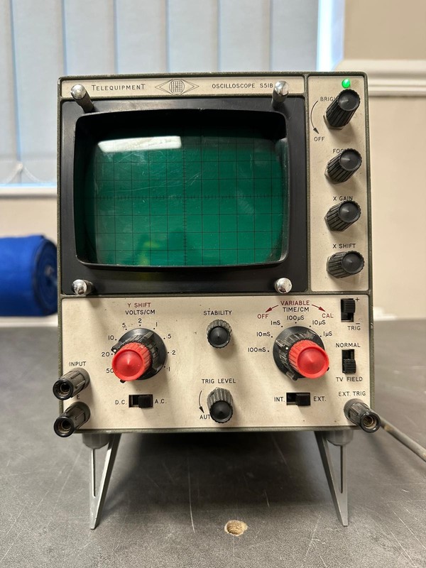 Vintage Analogue Oscilloscope – Telequipment S51B – Powers On – With Manual