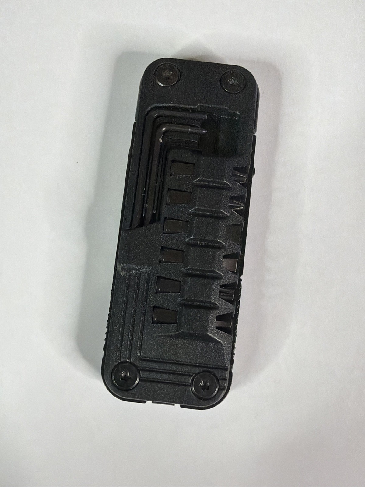 Multitool Knife 17 in 1Fire Starting Sticks, Bottle Opener, 
