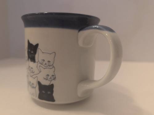 Otagiri Cat Mug Black & White Kittens CATS Blue Rim Embossed Japan 80's Vintage - Picture 4 of 15