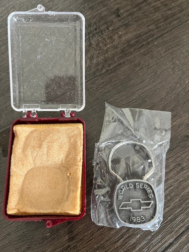 RARE, 1983 World Series PRESS Chevrolet Major League Baseball Key Chain, in case