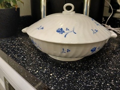ROYAL WORCESTER DECKELTERRINE BLAU SCHLEIFE