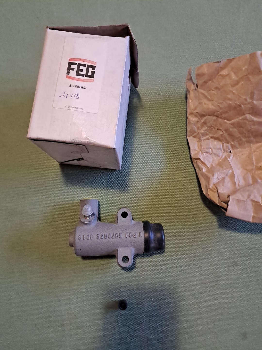 Récepteur d'embrayage FEG Peugeot 504 diamètre 28,6mm hydraulique 1119