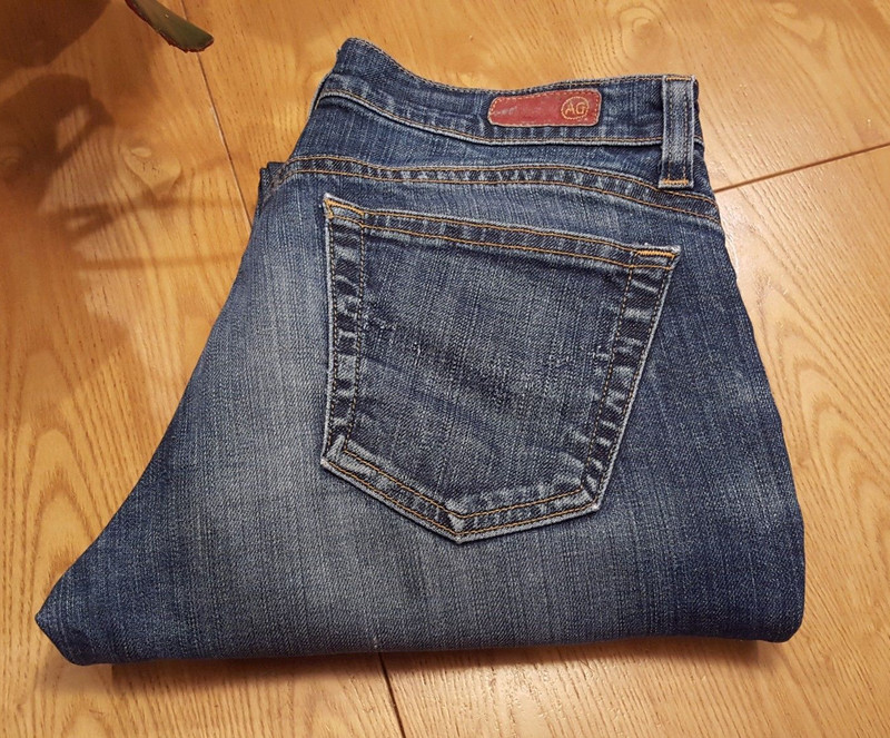 AG ADRIANO GOLDSCHMIED "THE SHORTY" CROP/CAPRI BLUE DENIM JEANS SIZE 29 EUC