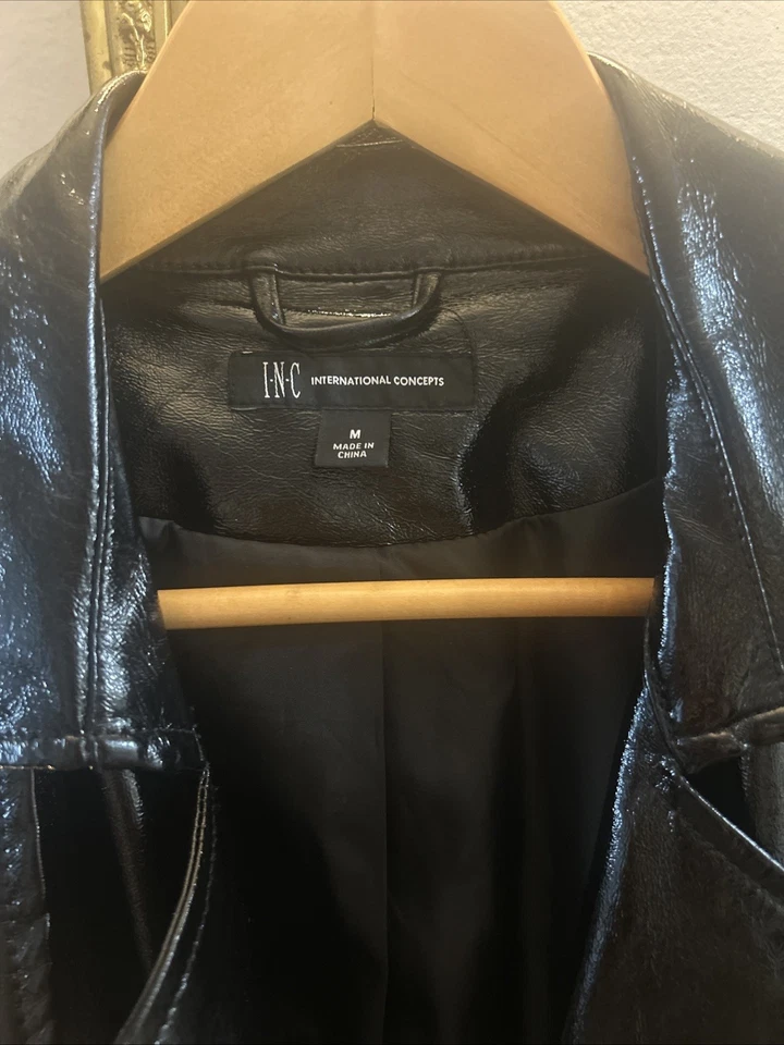 Trench coat INC International Concept preto peito duplo seda como médio - Imagem 4 de 4