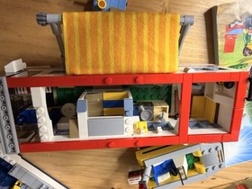 LEGO Creator 31052 Vacation Getaway 98% COMPLETE W/BOX & INTRUCTIONS