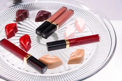 CHANEL ROUGE COCO GLOSS Moisturising Gloss #119 BOURGEOISIE + weitere Farbtöne - Bild 1 von 4