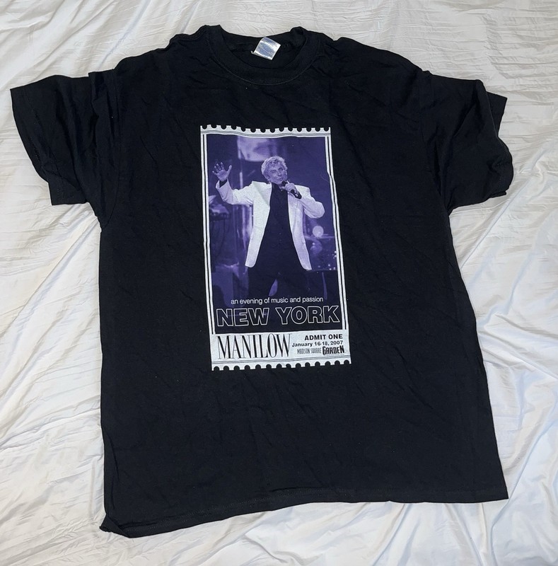 2007 BARRY MANILOW “An Evening Of Music And Passion” NEW YORK T-Shirt / Size Xl