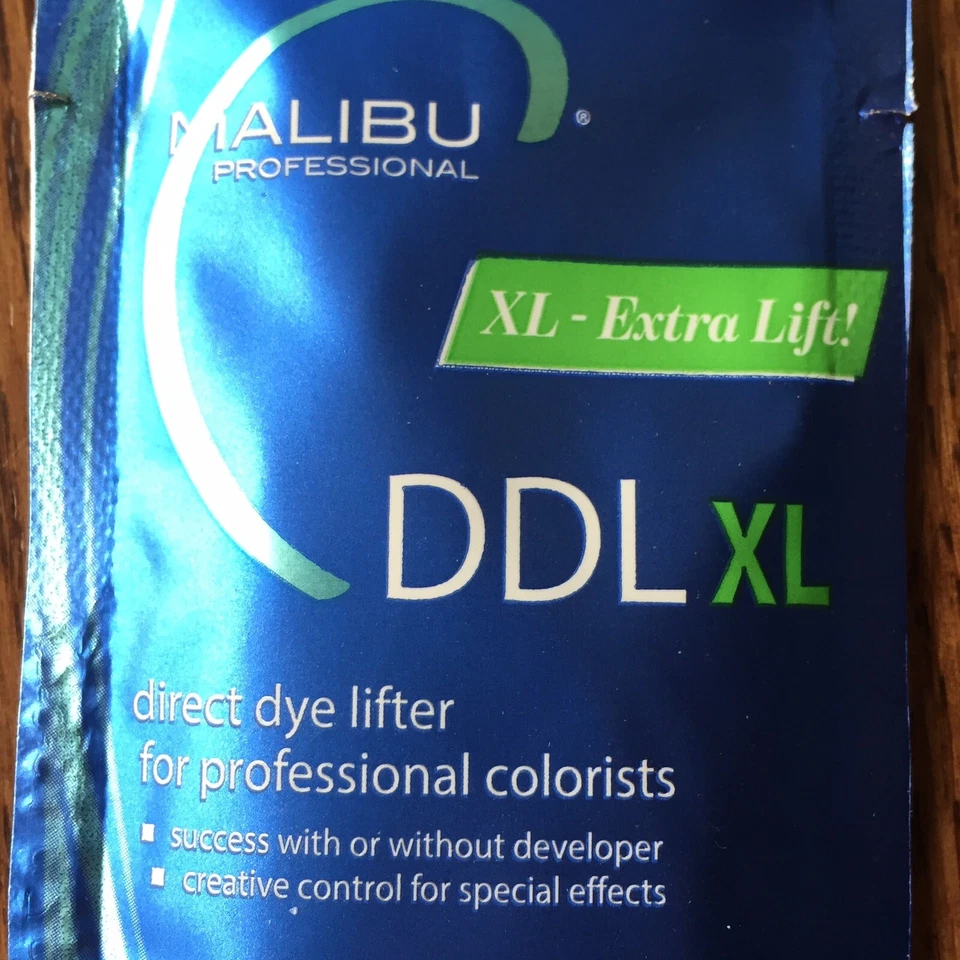 Xampu e tampa removedor de cor Malibu DDLXL Direct Dye Xtra Lift Un-Do-Goo - Imagem 2 de 4