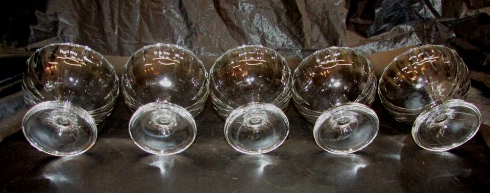 Juego de 5 cuencos de postre vintage con pedestal de vidrio acanalado transparente Bormioli Rocco Italia Foto 3 de 3
