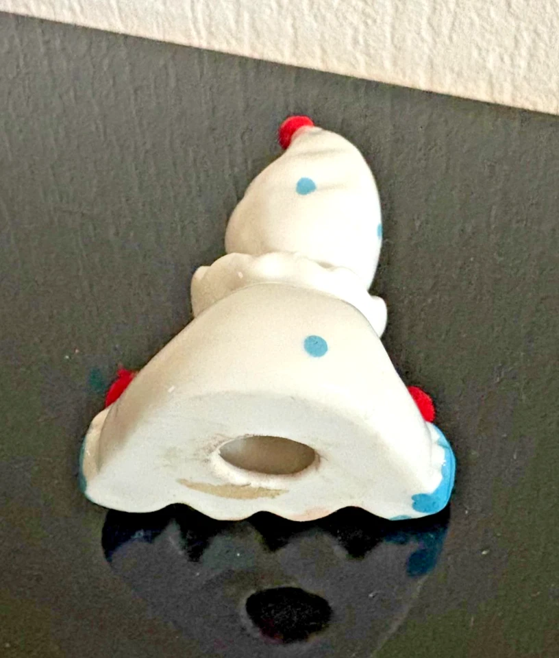 Vintage Porzellan Clown Figur – Handbemalt mit roten Pompons, Sammlerstück - Bild 4 von 4