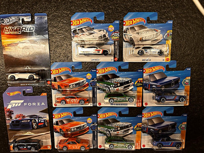 Hot Wheels BMW Set BMW M3 Wagon/ Forza Z4 / i8 / 635 CSi und mehr OVP