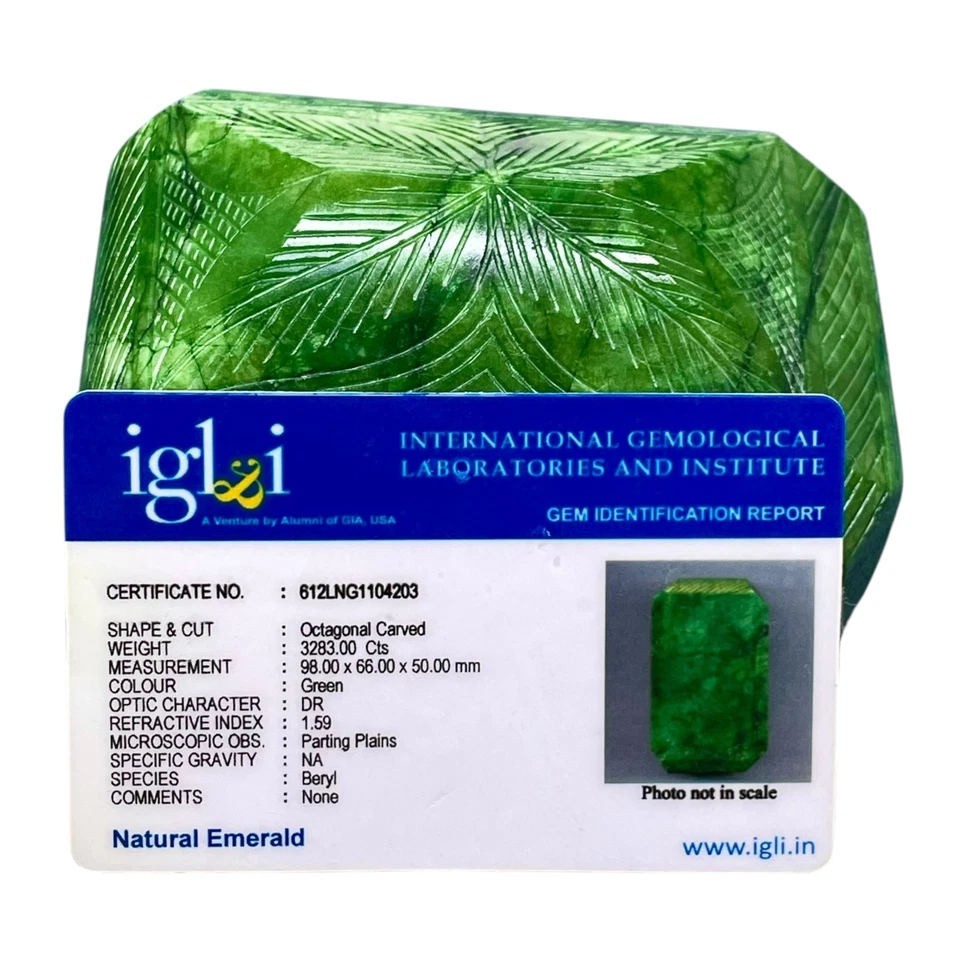 Enorme piedra preciosa tamaño museo tallada a mano esmeralda natural certificada de 3283 quilates Foto 2 de 4