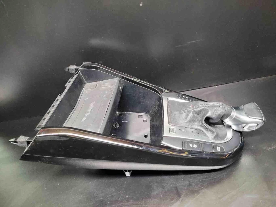 ✅ 2019 KIA FORTE Front Console Floor With Wireless Charger OEM - Image 2 of 4