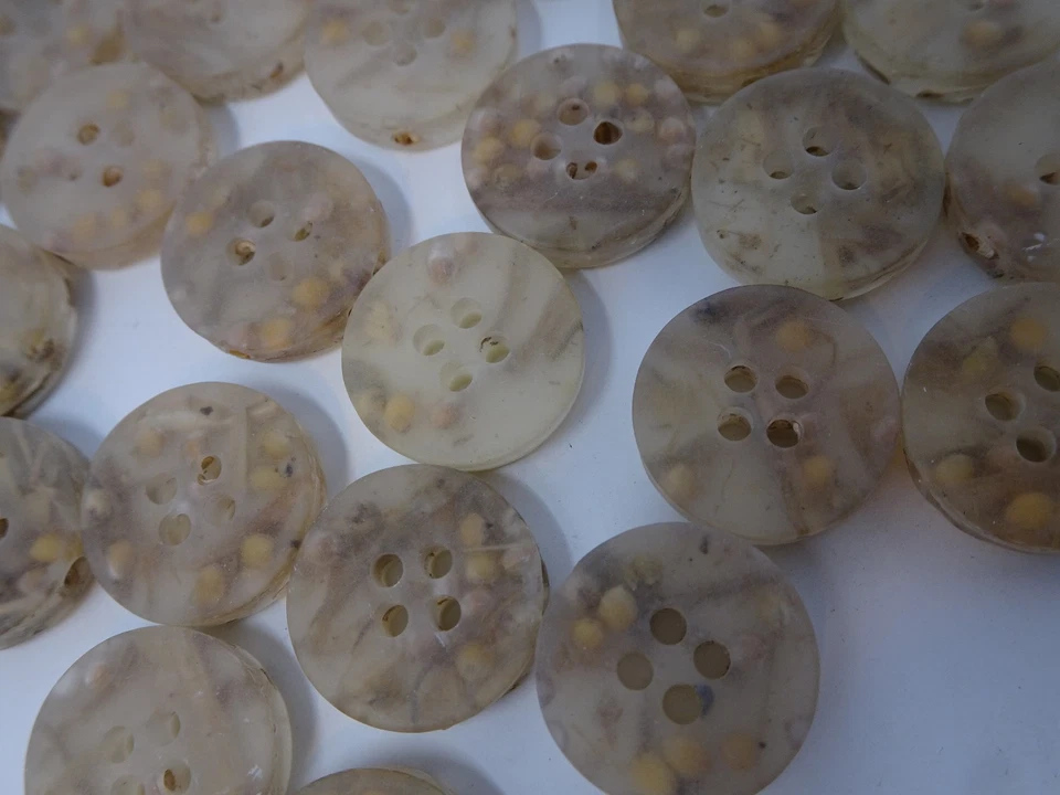 Vintage 4-Hole Round Clear Acrylic Buttons Seed Unique 15mm Lot of 144 B11x - Image 2 of 4