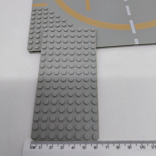 Lego Base Plates Vintage Set Of 2 Lunar Space Grey & Yellow Road Landing 32x32 + - Picture 13 of 13