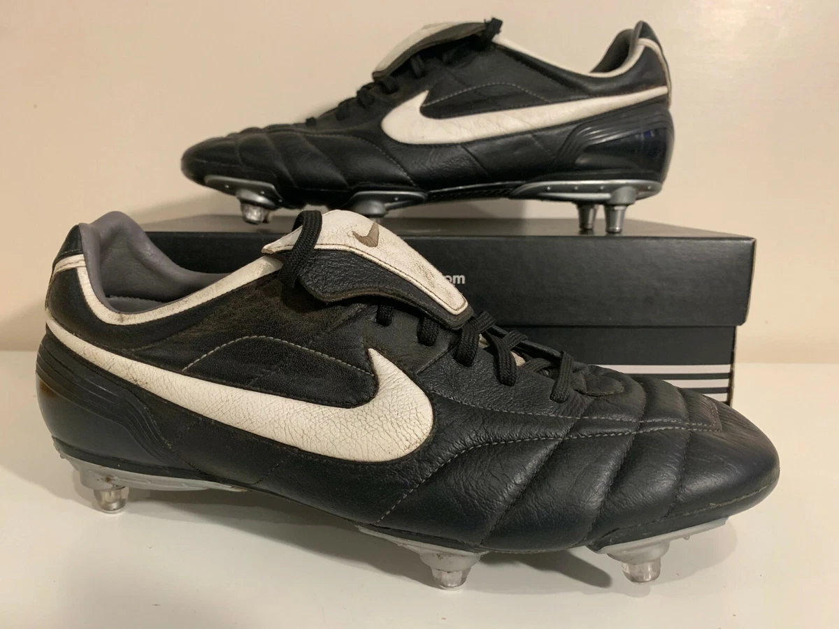 Nike Tiempo Legend V Soccer Cleats Size US 11 EU 45 Black