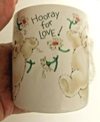 New APPLAUSE Bears LOVE IS GRAND MUG Daisy HORRAY White Coffee VALENTINE DAY