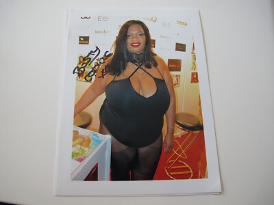 Busty Cookie  - Autogrammkartenbild 2 - original signiert, Größe A5