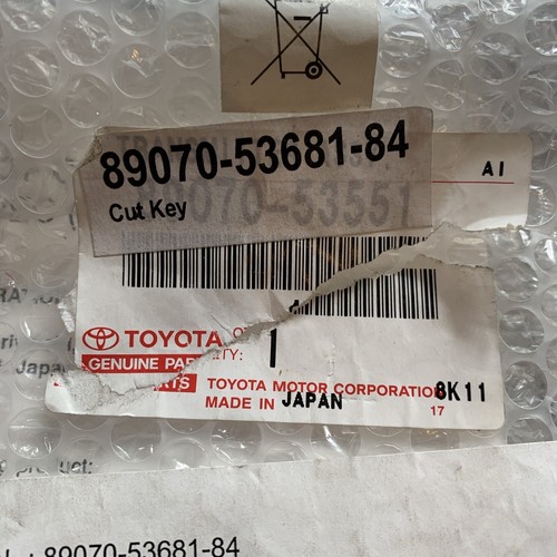 89070-53681-84 Double Wireless Remote Key Original Lexus IS 2001→ OEM - Picture 3 of 3