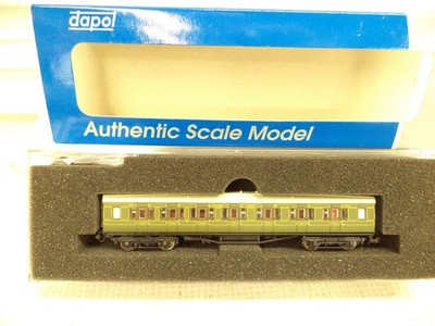Dapol  N-Gauge Maunsell Coach Composite, SR Lined Green 5139