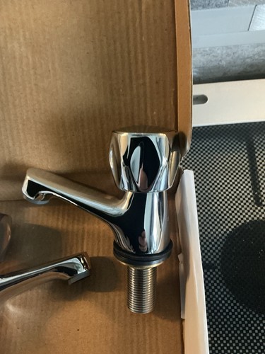 Par de grifos de baño nuevos Catertap WRCT-500BD 1/2 pulgada cromados - Imagen 4 de 8