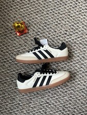 adidas Samba unisex Low Top Lace-Up Sneaker White/Black Gum IH0047. 8W 7M