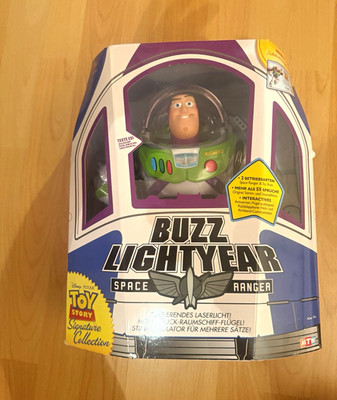   Disney Pixar Toy Story  Buzz Lightyear Signature Collection 64011
