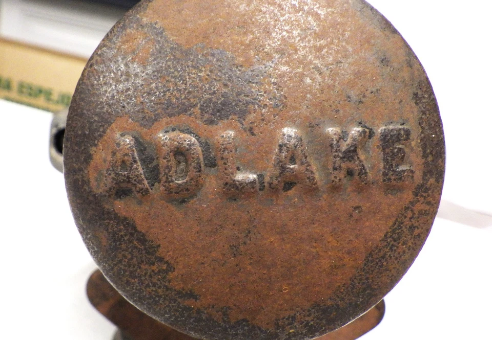 ANTIQUE ADLAKE CARRIAGE KEROSENE LAMP LANTERN -Collectible Fuel Lantern - Image 3 of 4