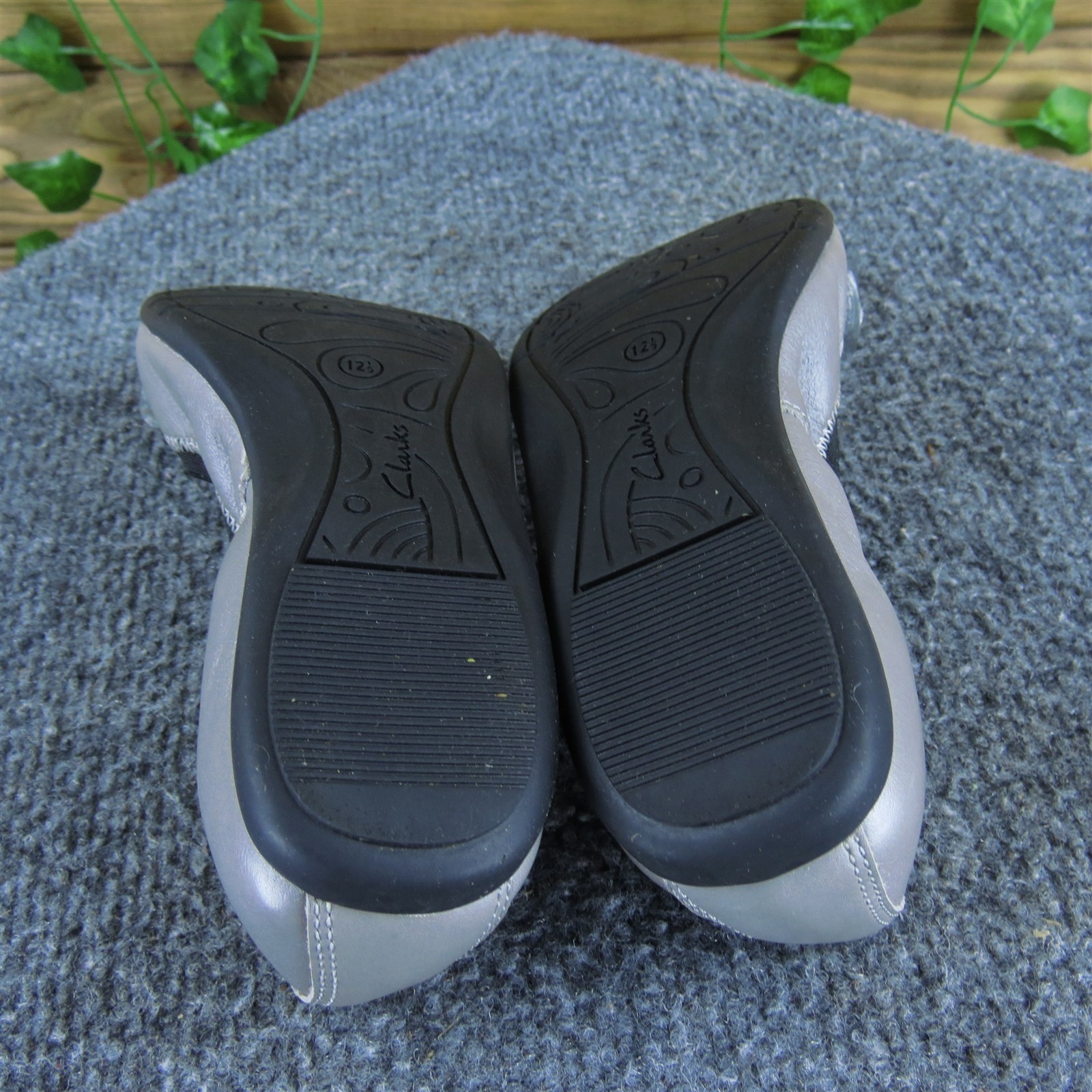 Clarks Mary Jane Bow Girl Y 13 Medium Flat Brown Leather Slip On