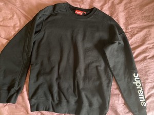 formula crewneck black