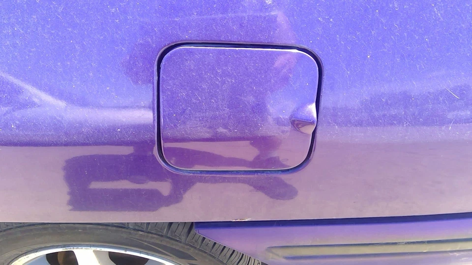 1996 年福特 Escort 油箱门带铰链燃气盖 Oem 填充紫色 — 第 2/4 张图片