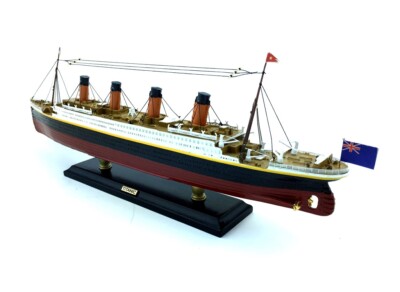 LK Titanic Limited Model Cruise Ship -15''