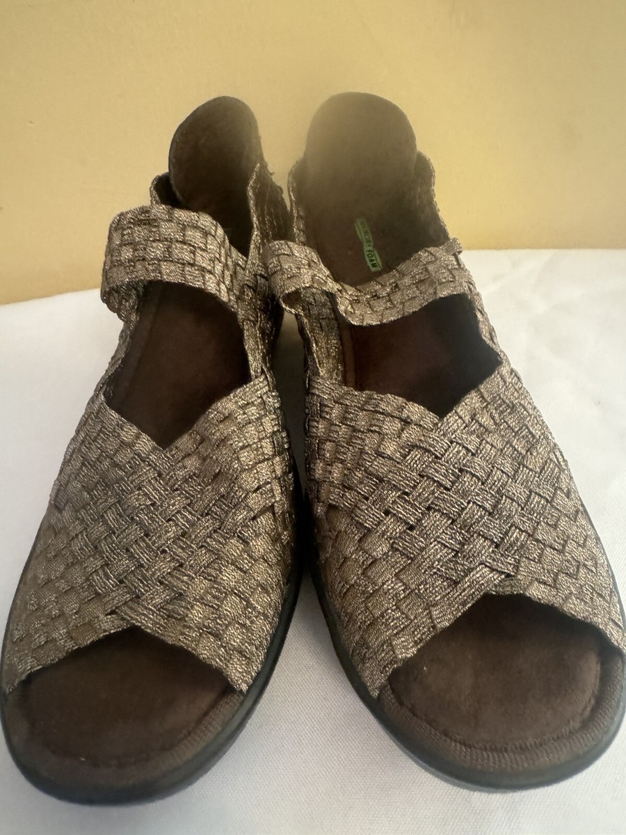 Baretraps Women's M Bronze Color Peep Toe Wedge Sandals