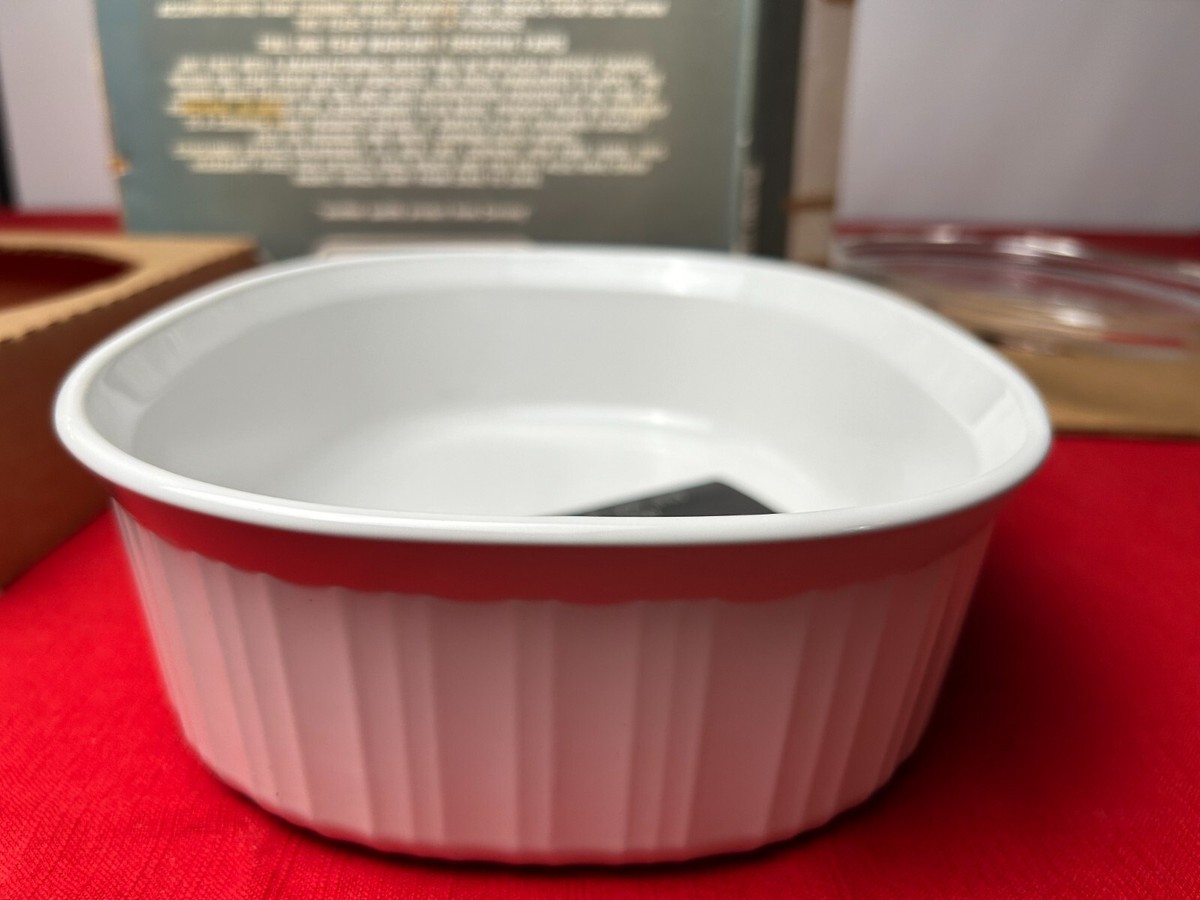 Corning Ware F-2 with white casserole new