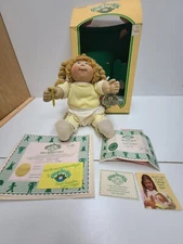 Cabbage Patch Kids Official 1985 Doll Coleco Girl Doll Yellow Winter Jumper Cray