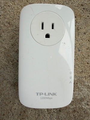 TP-Link AV1200 Gigabit Passthrough Powerline Gaming Plug 2000Mbps TL-PA8010P 