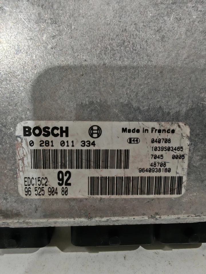 Centralina Motore ECU BOSCH PEUGEOT/CITROEN/FIAT/LANCIA 2.2 HDi/JDT - 9652590480 - Immagine 2 di 3