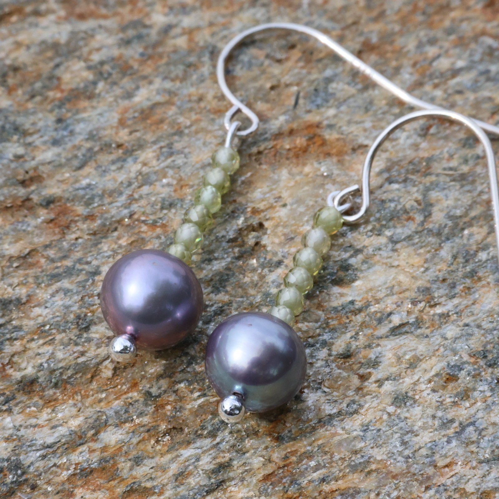 Boucles d'oreilles perles grises d'eau douce pour sublimer vos soirées