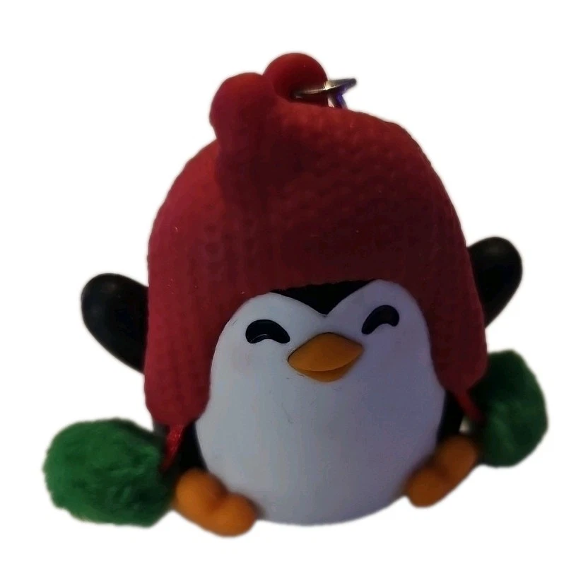 Bath & Body Works 圣诞假期 PomPom 帽子企鹅 PocketBac 托座钥匙扣 — 第 2/4 张图片