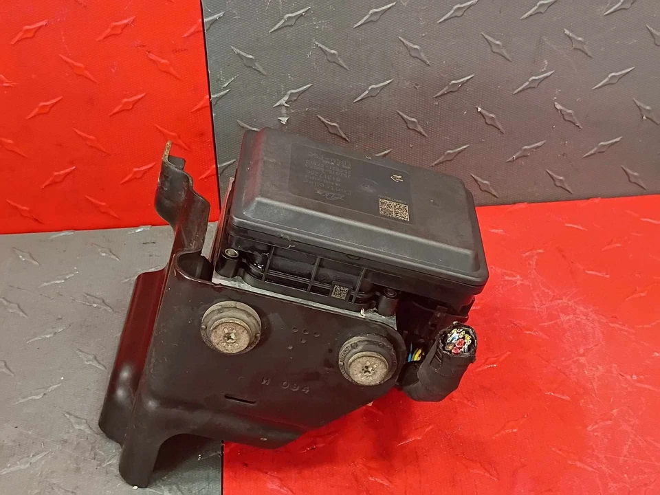 Chevrolet Colorado 2017-2022 ABS módulo de bomba de freno antibloqueo OEM# 84317287 Foto 3 de 4