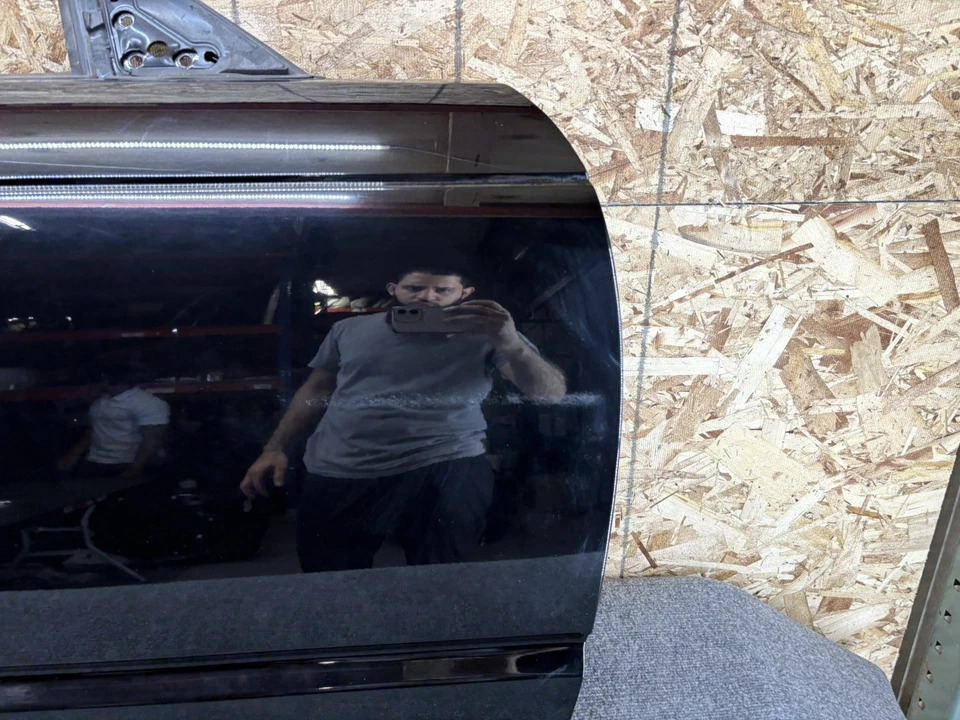 FORD THUNDERBIRD 2002-2005 RIGHT PASSENGER SIDE DOOR SHELL BLACK UA OEM - Image 3 of 4